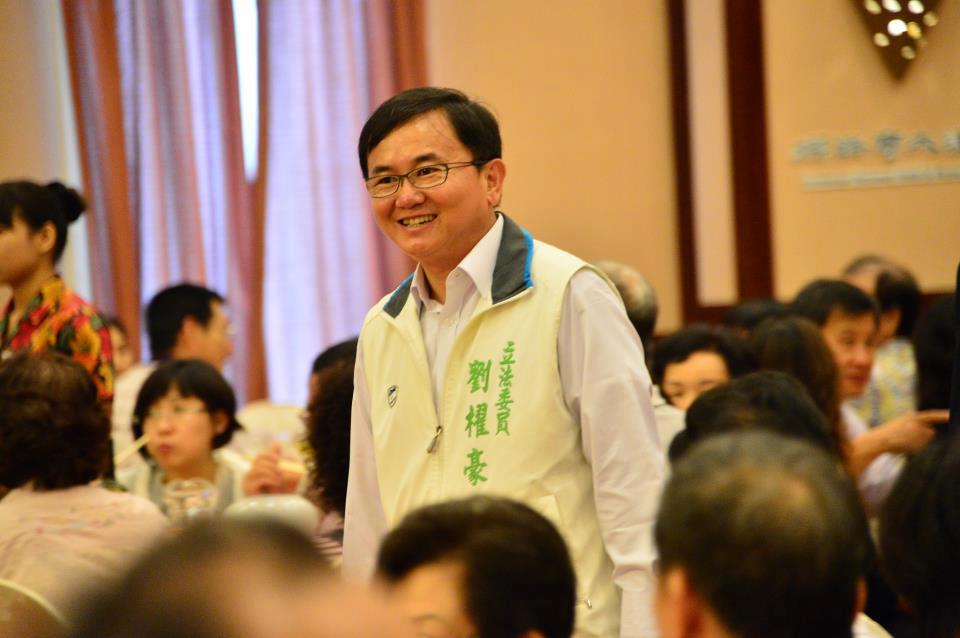 民進黨立委劉櫂豪3日被點名為推薦落選立委，他表示，自己的表現可受公評。圖：翻攝自劉櫂豪臉書
