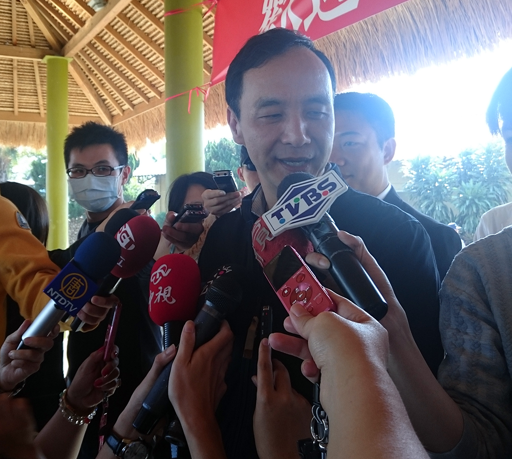 國民黨總統候選人朱立倫接受彭博社專訪指出，若他當選總統，會反對中國投資台灣的IC設計業。圖：翁嫆琄/攝