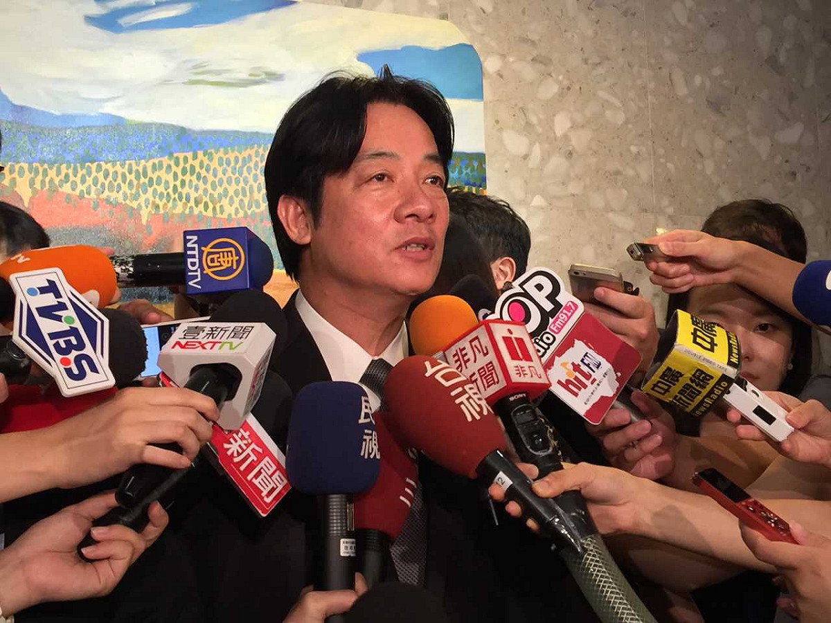 高雄市長陳菊傳將接下民進黨總統參選人蔡英文的競選總部主委，台南市長賴清德12日下午出席2015智慧城市X市長論壇活動受訪時指出，陳菊是非常理想的人選。圖：劉奕霆/攝