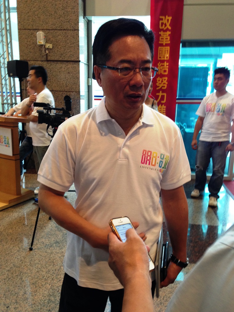 割闌尾團隊26日表示，國民黨北市內湖南港區立委蔡正元的罷免提議書，已累積8006份，通過第1階段2%的罷免提案門檻。圖：新頭殼資料照片