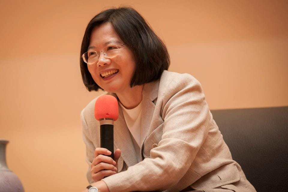 前民進黨主席蔡英文日前接受今週刊訪問時表示，多災多難的國家，領導者必須具備冒險犯難的精神，所以她認為，2016年的總統要有「只做1任」的打算。圖片來源：翻攝自蔡英文臉書。