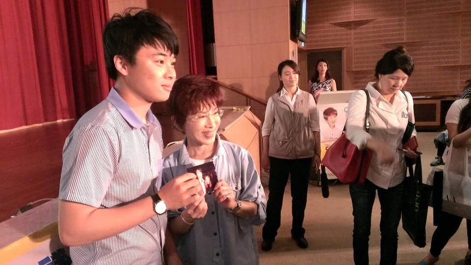 立法院副院長洪秀柱14日表示，當事人的意願隨著領表時間越來越低，若重量級的人士不出來為國民黨打贏選戰，她感到很遺憾。圖：翻攝自洪秀柱臉書