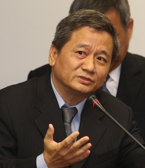 衛生福利部政務次長曾中明已於21日下午1點59分病逝台北榮民總醫院，得年60歲。圖：中央社資料照片