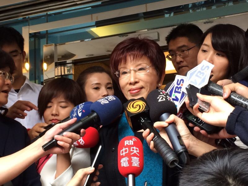 立法院副院長洪秀柱12日接受媒體聯訪。圖：符芳碩/攝