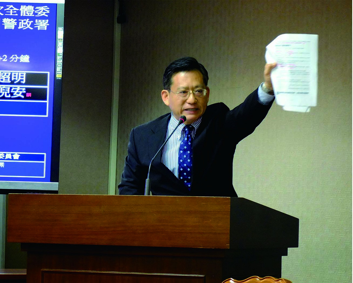 國民黨立委吳育昇9日質詢時，力捧黨主席朱立倫「也曾在習近平面前講中華民國」。圖：新頭殼資料照片