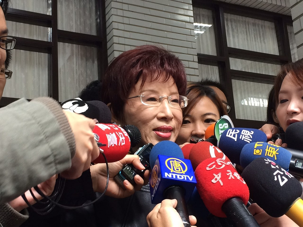 立法院副院長洪秀柱27日說，下午將宣布是否參選永和區立委。圖：符芳碩/攝