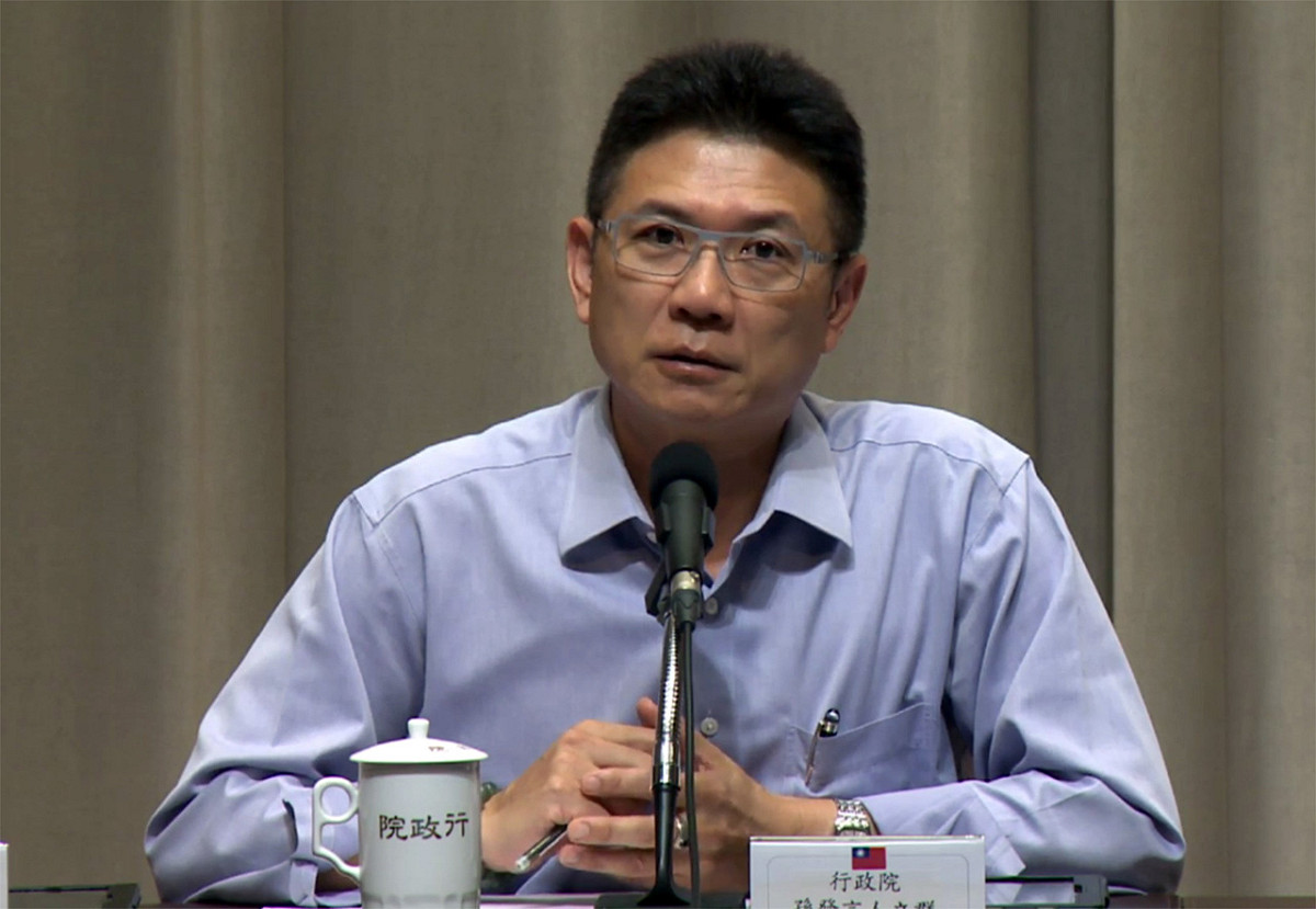 針對軍公教是否會調薪，行政院長發言人孫立群說，院長毛治國24日將聽取大數據報告，但還是會交由專門的審議小組討論。圖：新頭殼資料照片