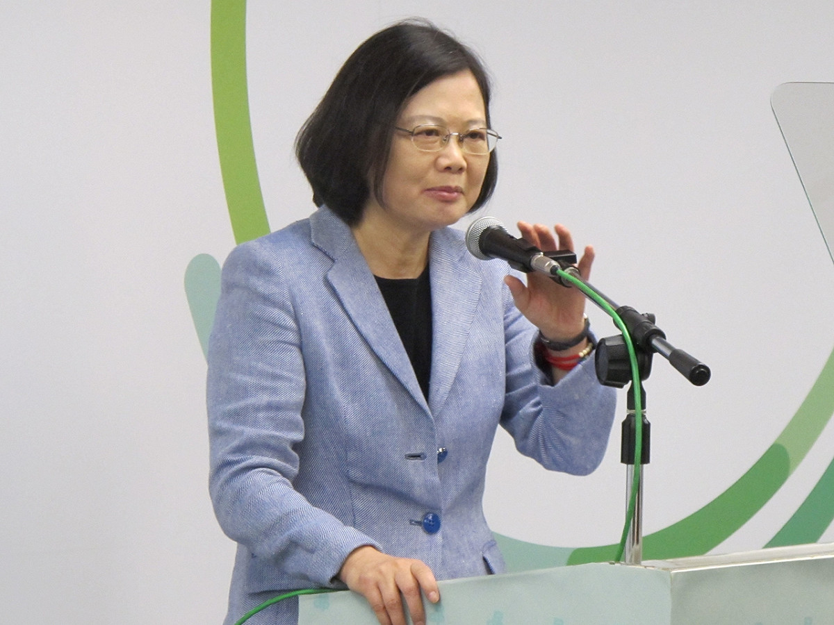 民進黨主席暨總統參選人蔡英文25日提出司法改革政策，不過，時代力量下午發出聲明稿，批評蔡在司改議題的態度模糊。圖：林朝億/攝