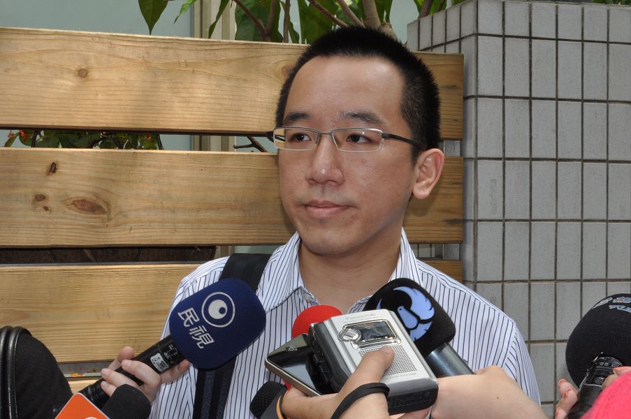 前總統陳水扁的兒子陳致中今(13)日出席民生寓所公益使用1週年成果發表會時，提到了父親目前的身體狀況真的不好，希望可以立即保外就醫。圖片：沈朋達/攝