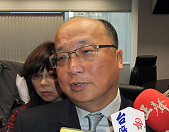 胡志強近來頻頻公開表示對台中市財政的擔憂。圖片來源：中央社。