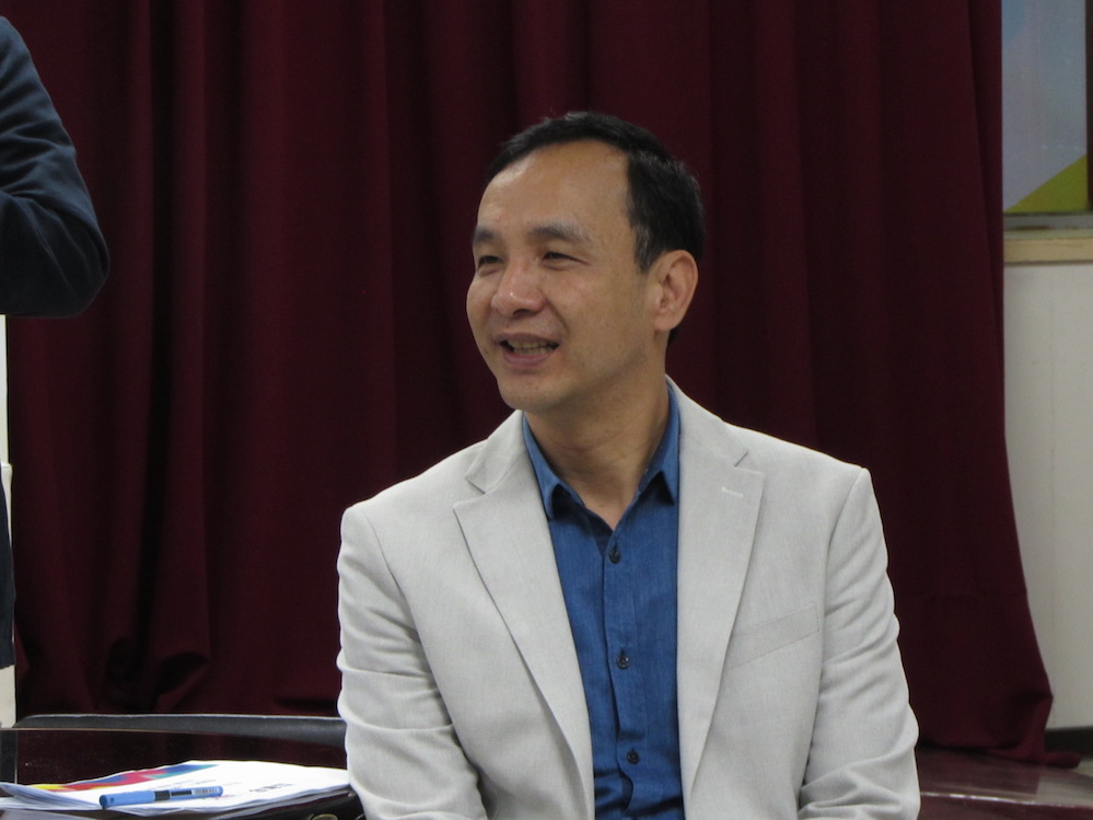 國民黨10日下午舉行「當朱立倫遇見創世代」座談會，總統參選人朱立倫主張，政府應成立480億的「超級基金」，幫助青年創業。圖：邱珮文/攝