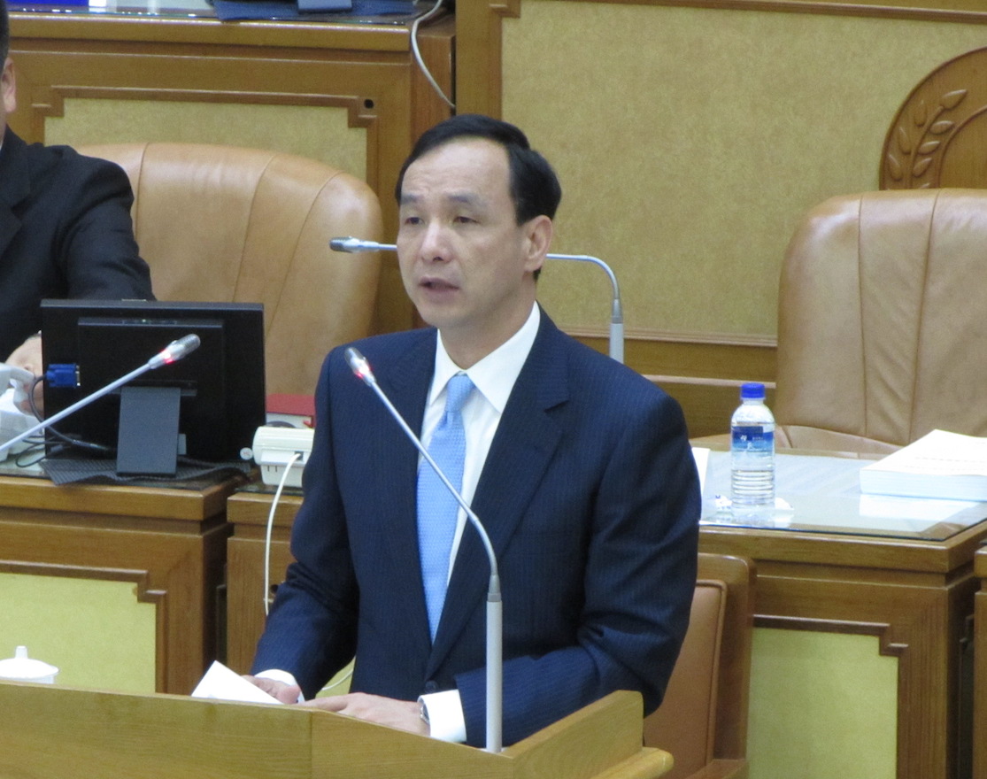中國六四天安門事件滿26週年，國民黨主席朱立倫4日表示，民主自由的追求是普世價值，還需要很大努力。圖：邱珮文/攝