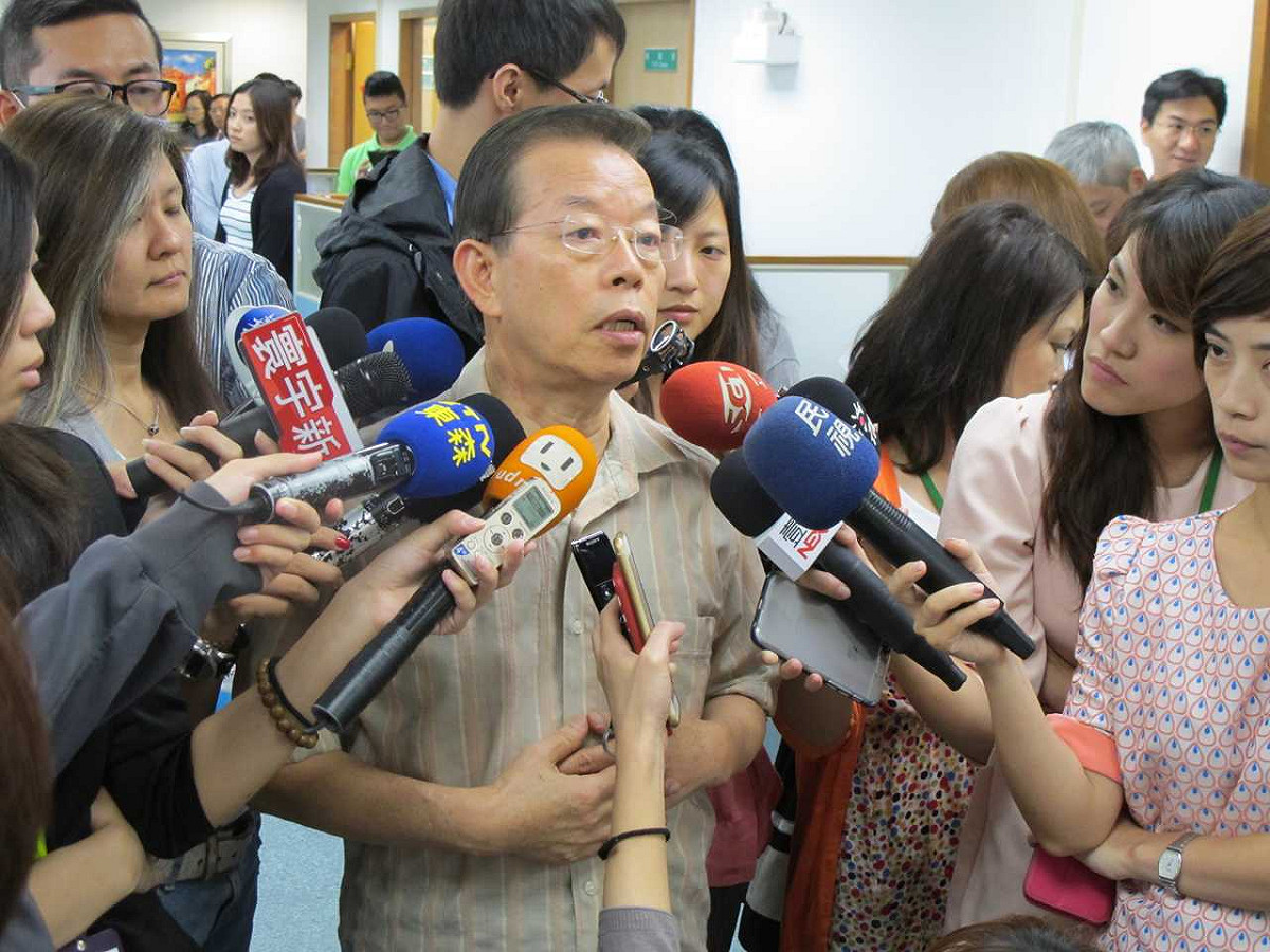 謝長廷26日表示，不要評論個人，否則會有動機論產生。圖：林朝億/攝