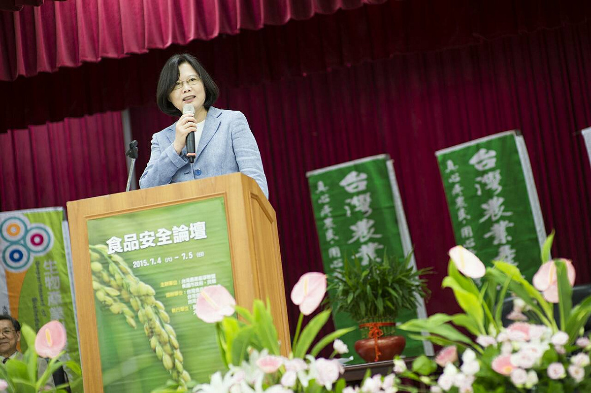 對於馬英九質疑維持現狀是「拿香跟拜」，民進黨主席蔡英文上午反問馬「7年多來對台灣民主做了什麼」？圖：民進黨提供