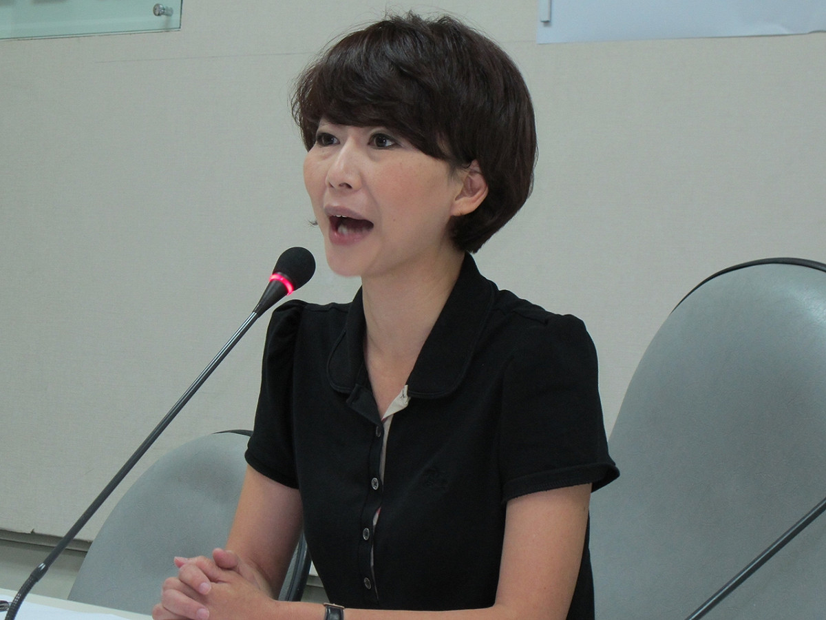 民進黨立委陳亭妃27日反問洪秀柱為何提案刪除228、台語認證的預算呢？圖：林朝億/攝