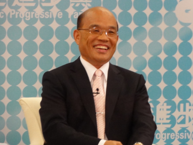 蘇貞昌在民進黨總統初選中落敗，呼籲大家幫助蔡英文，讓台灣完成第三次政黨輪替 。資料照片：王鼎鈞/攝