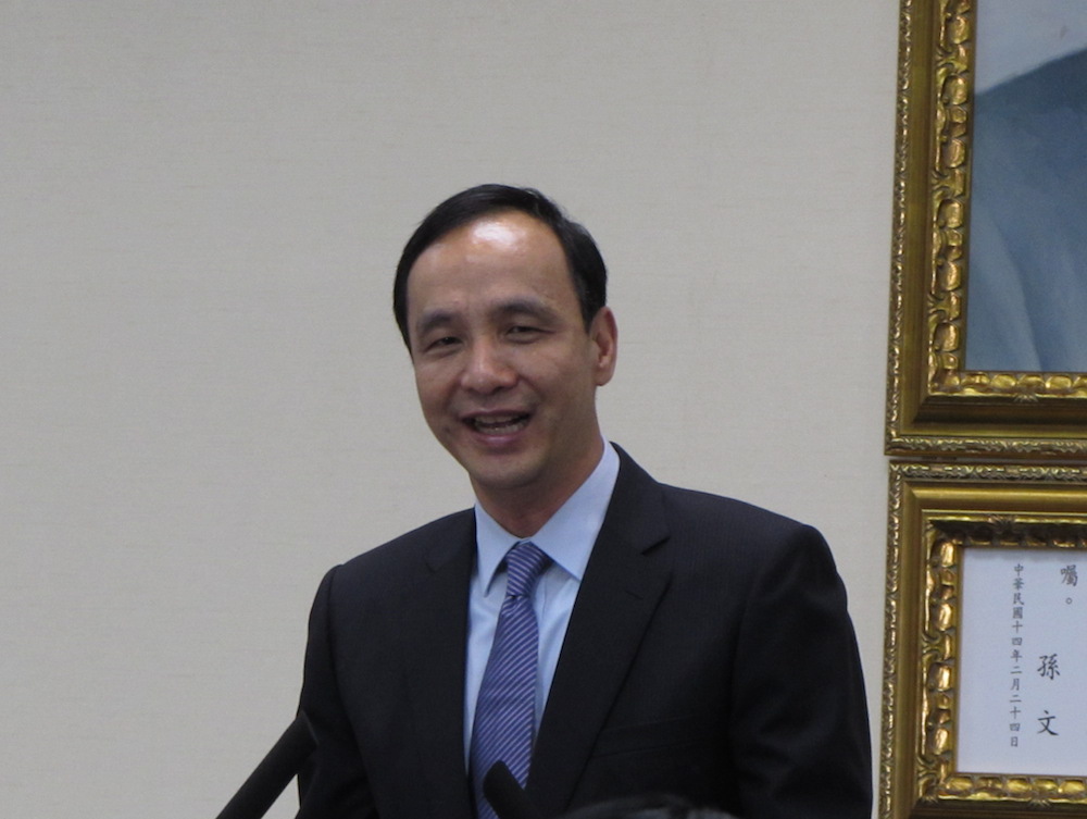 國民黨主席朱立倫7日直言，洪秀柱多次提到兩岸政策，與國民黨長期以來主張有所落差，與主流民意有所偏離。圖：邱珮文/攝