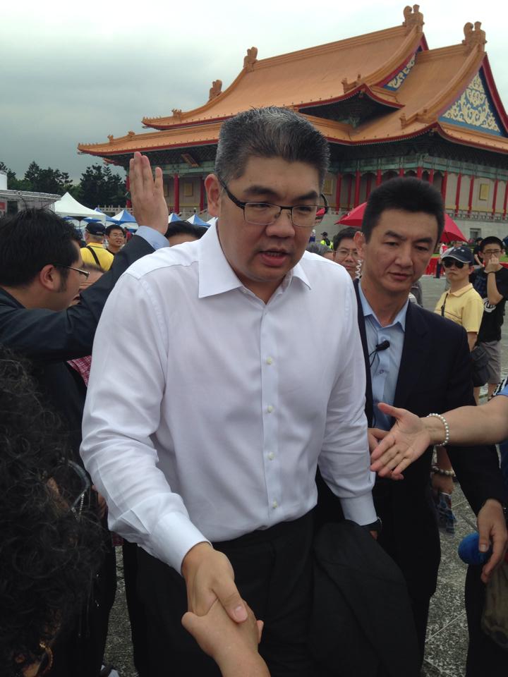 台大醫師柯文哲與民進黨立委姚文智在今(7)日下午進行8天來的最後一場電視辯論會，辯論結束後，國民黨台北市長參選人連勝文晚上對2人的辯論表示「非常失望」。圖：劉奕霆/攝