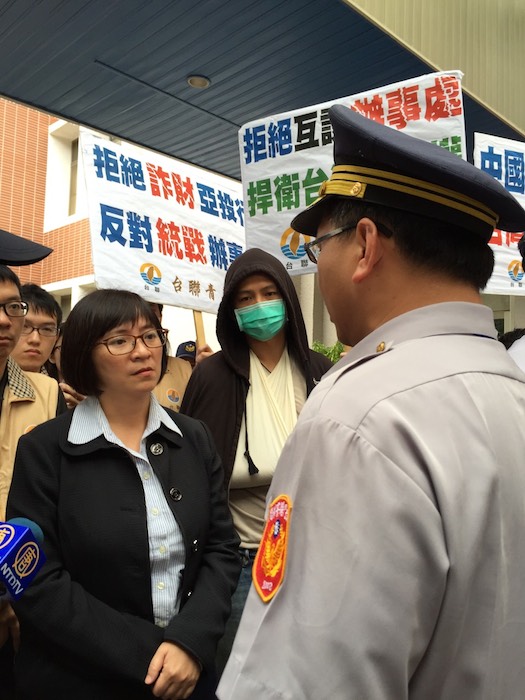 阻台聯記者會 金門議員嗆「要叫人來」