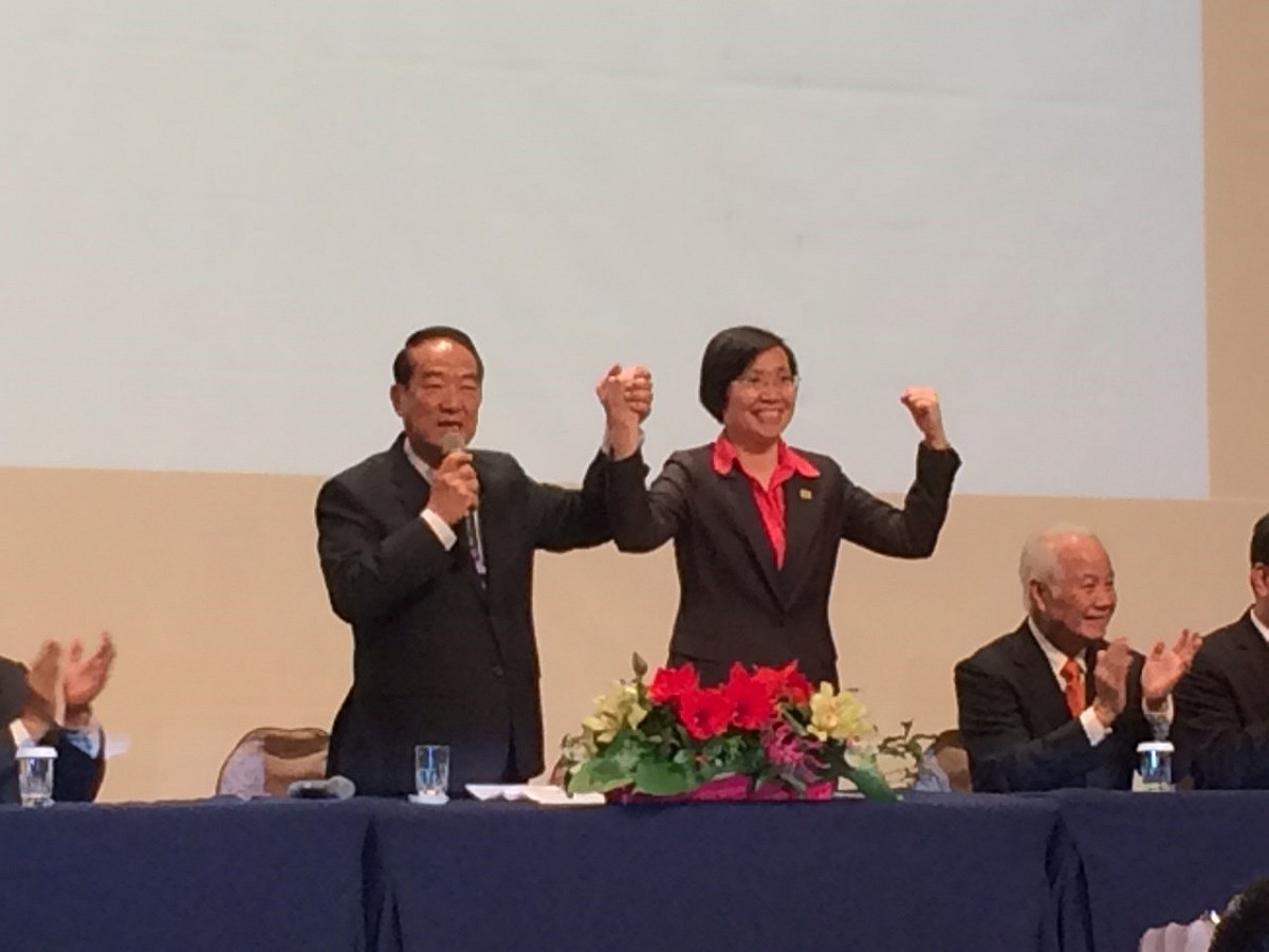 親民黨主席宋楚瑜18日宣布，副手人選由民國黨主席徐欣瑩出線。圖：符芳碩/攝