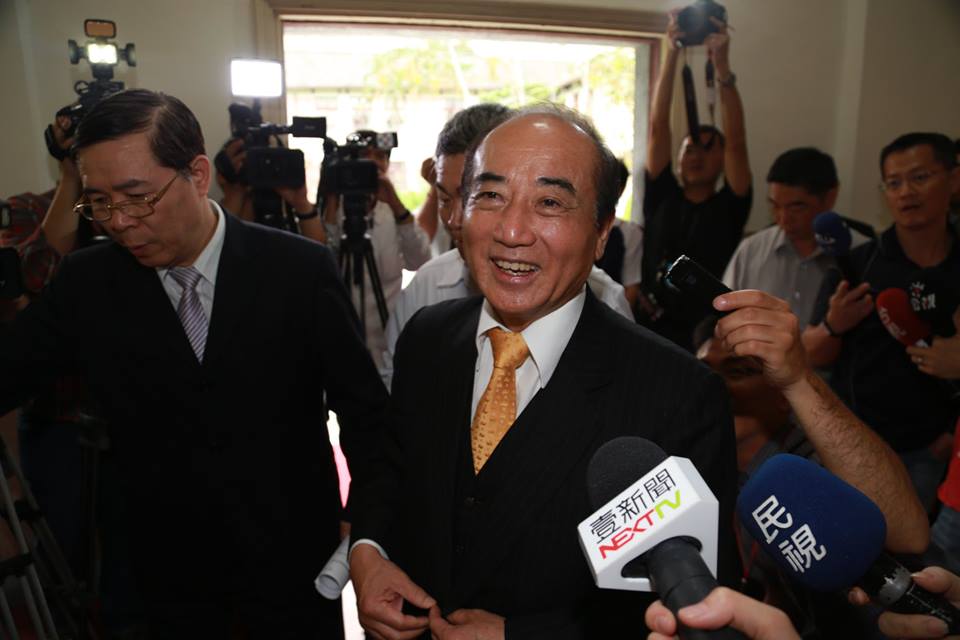 立法院長王金平20日被問到會不會去領表參加總統初選，王都僅笑答「不知道耶」。圖：林雨佑/攝