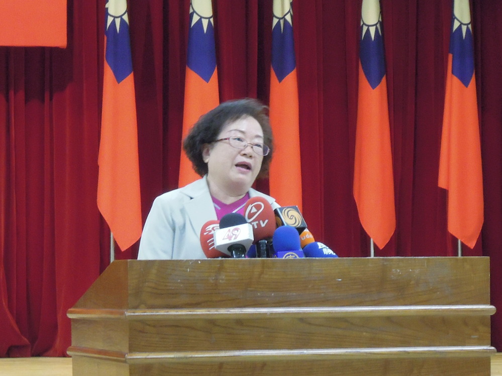 針對國民黨主席兼新北市長朱立倫申請5月2日至4日的訪中行程，移民署聯合審查小組29日開會決議放行。圖：邱珮文/攝