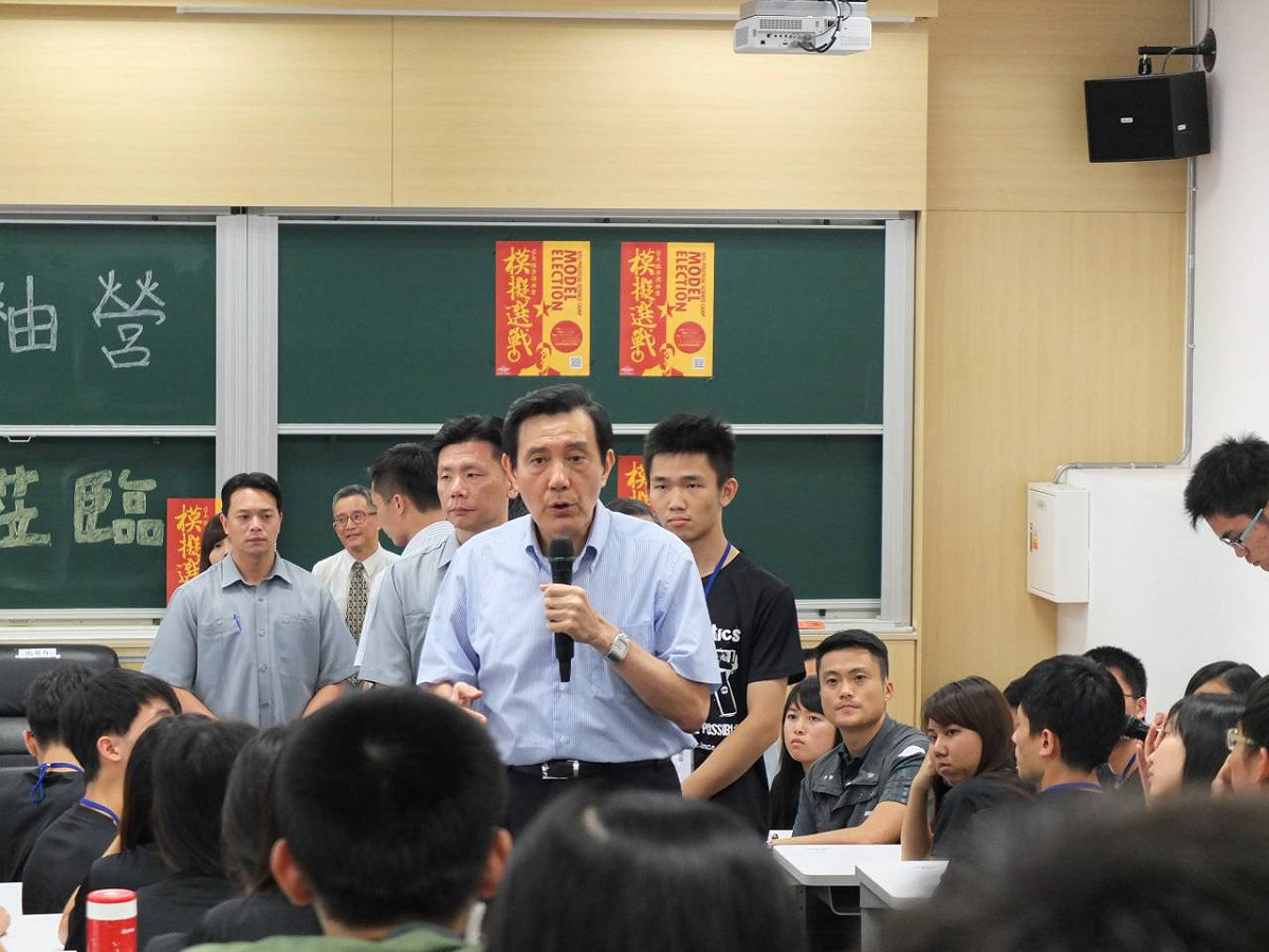 總統馬英九8日強調，他不是僑生，他的身份對政治決策也不會有偏頗。圖：翁嫆琄/攝