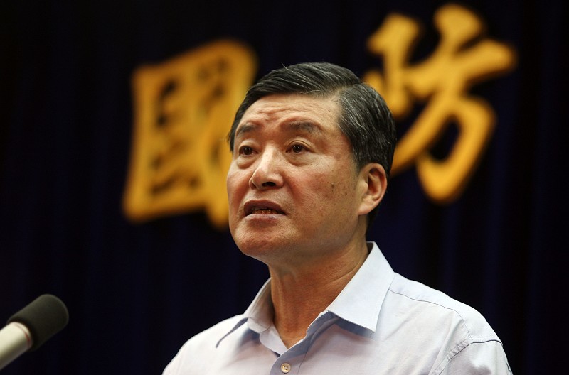國防部長高華柱18日在行政院政務會議中表示，林益世事件發生後，媒體對於林益世的相關報導擴大解讀，這是「牆倒眾人推」。圖片來源：中央社