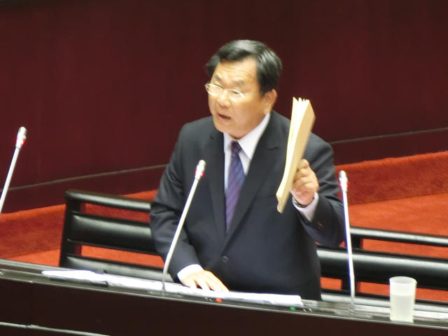 陳明文質疑，洪秀柱的一中同表和朱、馬主張類似。圖：符芳碩/攝