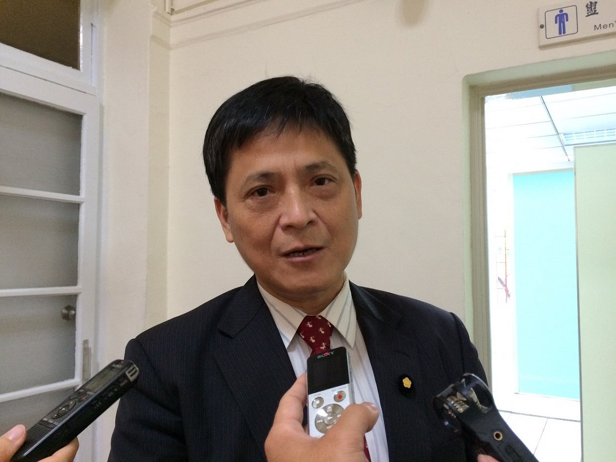 台聯總召賴振昌說，馬英九日前批李登輝「出賣台灣、羞辱人民、作賤自己」，現在應該把這12個字對連戰重申一遍。圖：符芳碩/攝