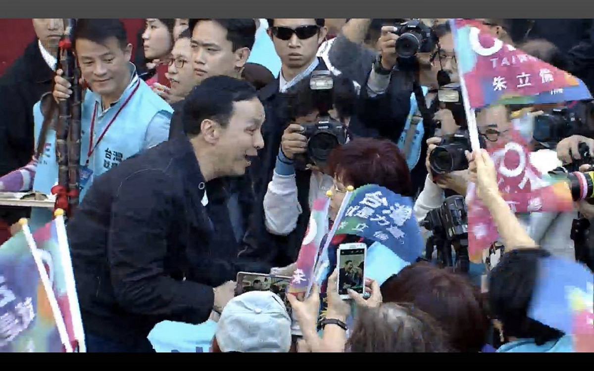 立法院副院長洪秀柱5日為朱立倫競選總部成立站台。圖：邱珮文/攝