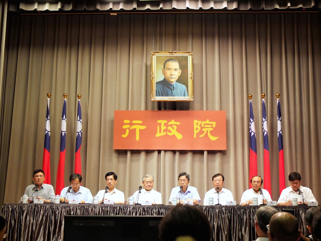 針對動用第二預備金惹議，行政院長毛治國2日表示，「經費不應是被當成妨礙救人的因素」。圖：翁嫆琄/攝