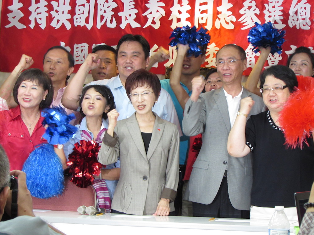 國民黨準總統參選人洪秀柱26日被媒體詢問會不會安排「long stay」，她回答，那是以往總統馬英九方式，她不用一定跑到人家家裡去住。圖：邱珮文/攝