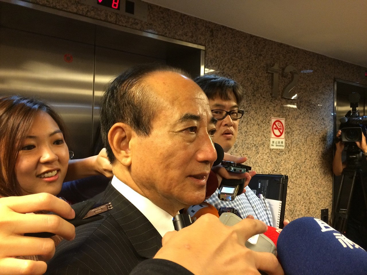 立法院長王金平被問到12日是否將去領表，僅簡單表示「謝謝關心」。圖：符芳碩/攝