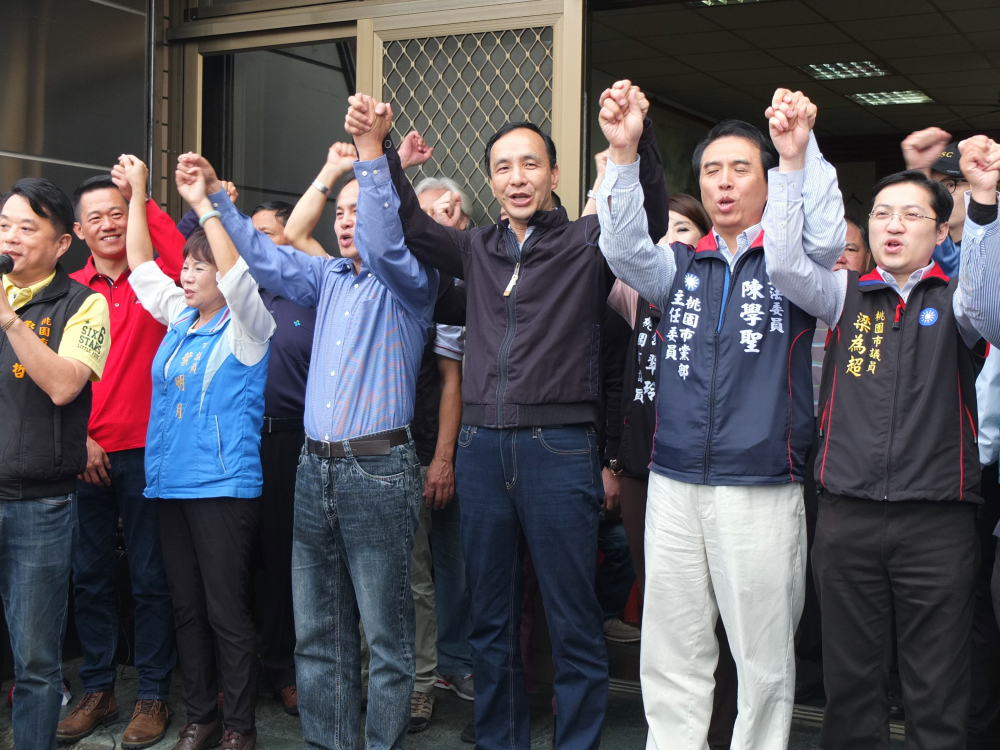 國民黨總統候選人朱立倫29日強調，由拼經濟的他來做總統是最適合的。圖：翁嫆琄/攝