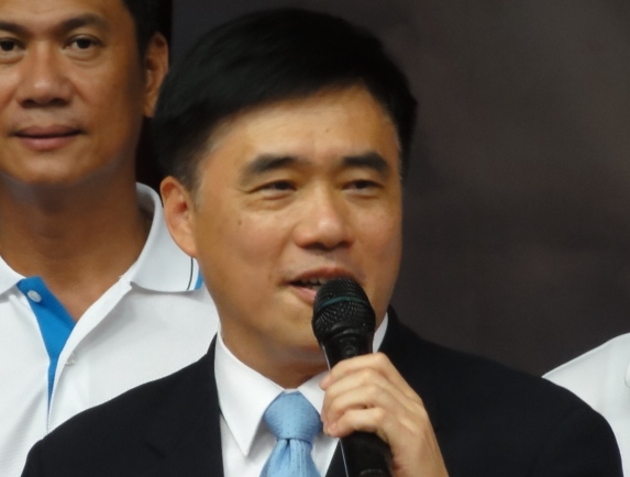 郝龍斌前往香港新加坡招商，汲取國宅和都更的經驗。資料照片：王鼎鈞/攝