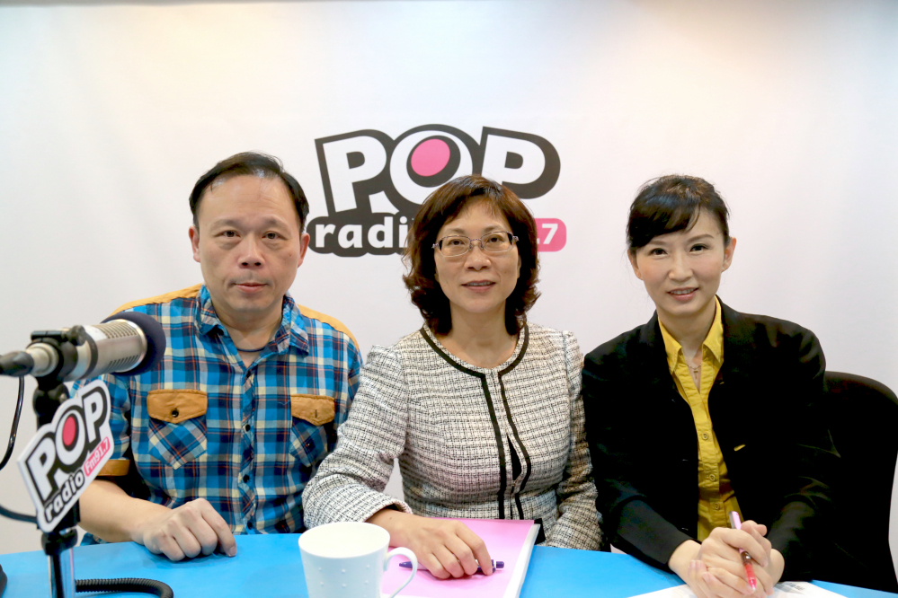 國民黨副總統參選人王如玄19日表示，她談22K方案確實是講話太直，但要說她是22K之母，就真的承擔不起。圖：POP RADIO提供