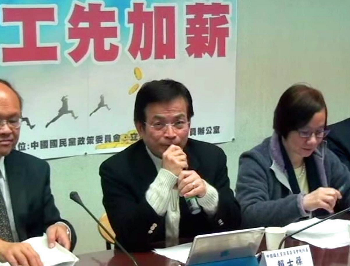 國民黨政策會執行長賴士葆今(31)早表示，我國加入亞投行最合適的名字就是「Chinese Taipei」。圖：翻攝賴士葆臉書