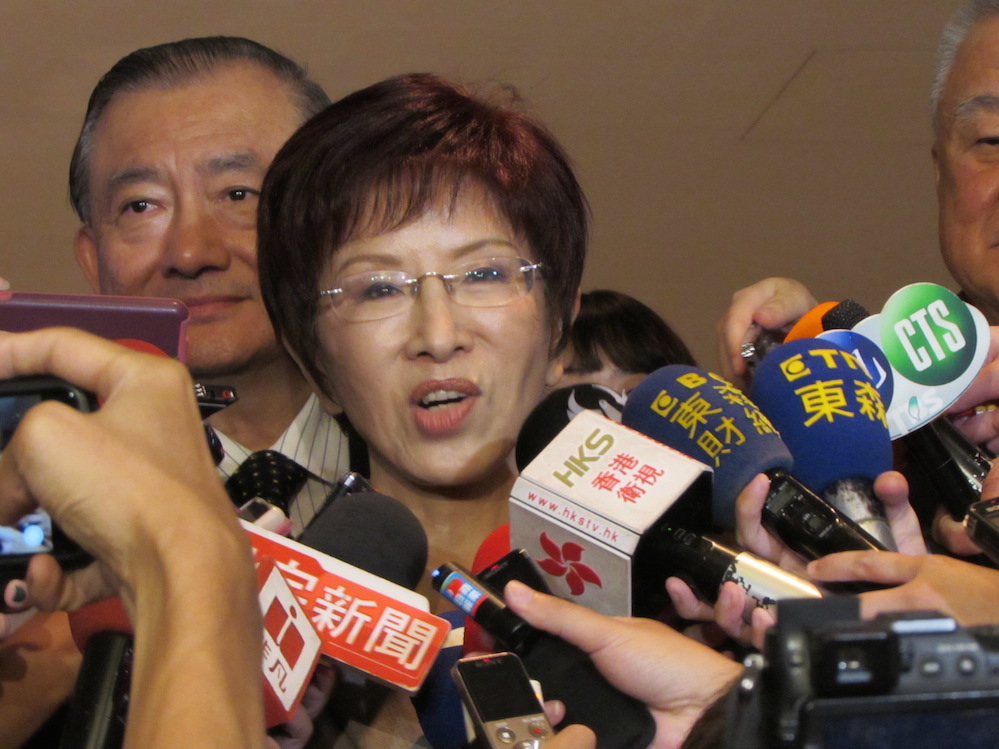 有關民進黨主席暨總統參選人蔡英文擬出席國慶一事，國民黨總統參選人洪秀柱9日表示，歡迎很多人來參加國慶，而且是要從內心來認同中華民國。圖：邱珮文/攝