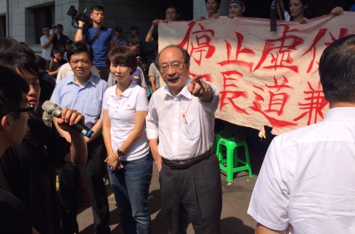 民進黨立院黨團總召柯建銘下午撰文力挺前總統李登輝，並批揚言刪除禮遇預算的藍委是「跳梁小丑」。圖：新頭殼資料照片