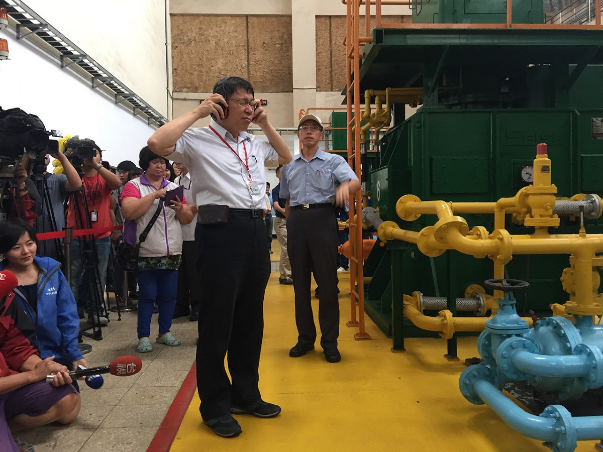 台北市長柯文哲7日下午前往玉成抽水站視察。圖：劉奕霆/攝
