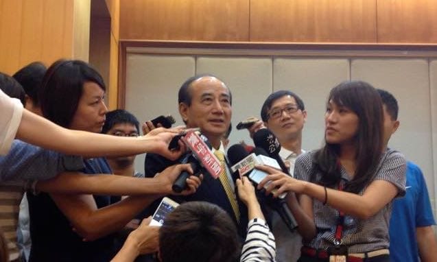 立法院長王金平28日表示，對於國運籤的事情自己從未聽聞，他還向記者表示「這你要去請教諸羅山人」。圖：劉純瑄/攝