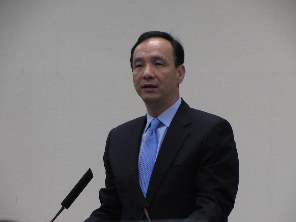 國民黨中常會29日邀請「孩子的書屋」創辦人陳俊朗演說，國民黨主席朱立倫表示，國民黨的創黨基礎來自於受到最好關懷與照顧的下一代。圖：邱珮文/攝
