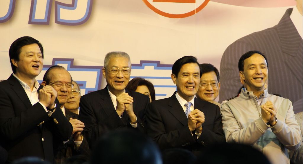 國民黨主席馬英九18日展開感恩茶會之旅，首站來到新北市板橋競選總部。圖片來源：國民黨文傳會提供