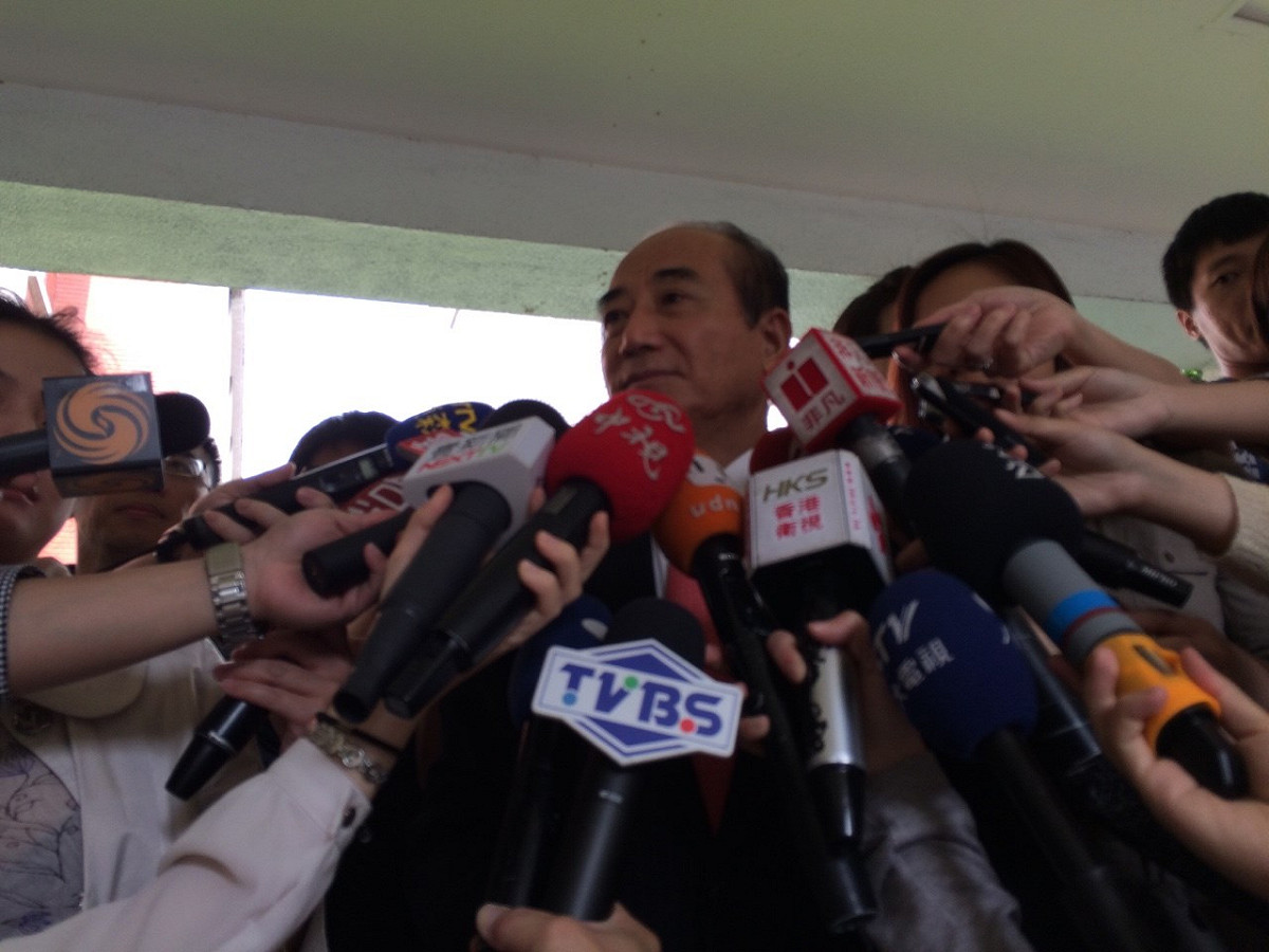 外傳立法院長王金平將轉戰彰化區域立委，王28日受訪指「這就是胡說八道」，他的動向最晚5月16日前，會向大家宣布。圖：符芳碩/攝