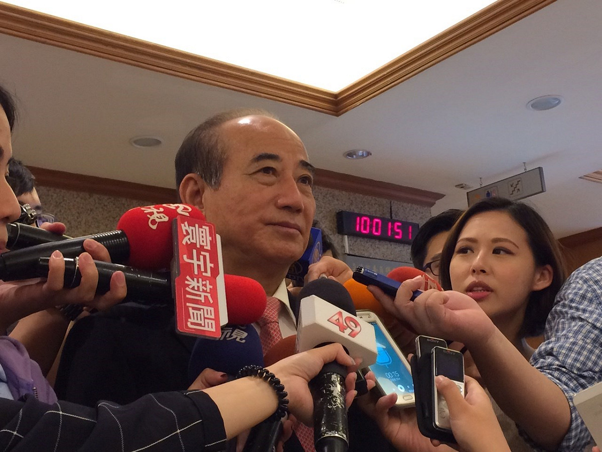 立法院長王金平28日在立法院受訪，稱自己「還沒有名份」展開輔選。圖：符芳碩/攝