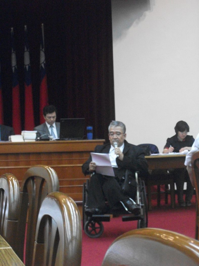 國策顧問郝明義今（31）日下午出席立法院內政委員會召開的「海峽兩岸服務貿易協議」公聽會時，宣布辭去國策顧問一職。圖：黃郁姍/攝