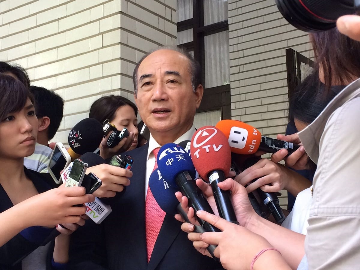 立法院長王金平6日證實與朱立倫會面，但對於換柱議題，他「手無寸鐵、沒發言權」。圖：符芳碩/攝