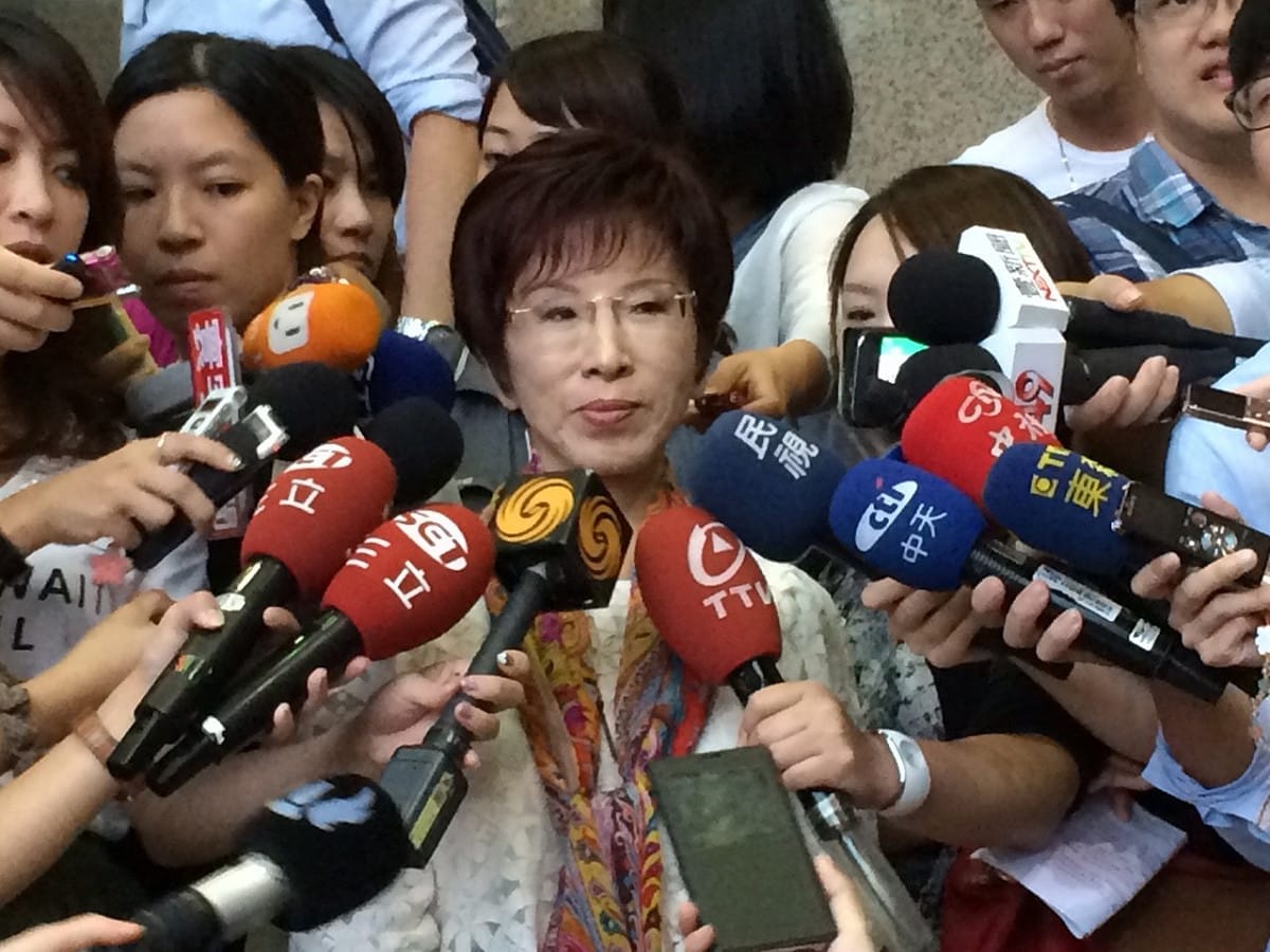 國民黨總統參選人洪秀柱11日下午表示，《外交家》刊出的評論讓民進黨總統參選人蔡英文的美國行破功。圖：符芳碩/攝