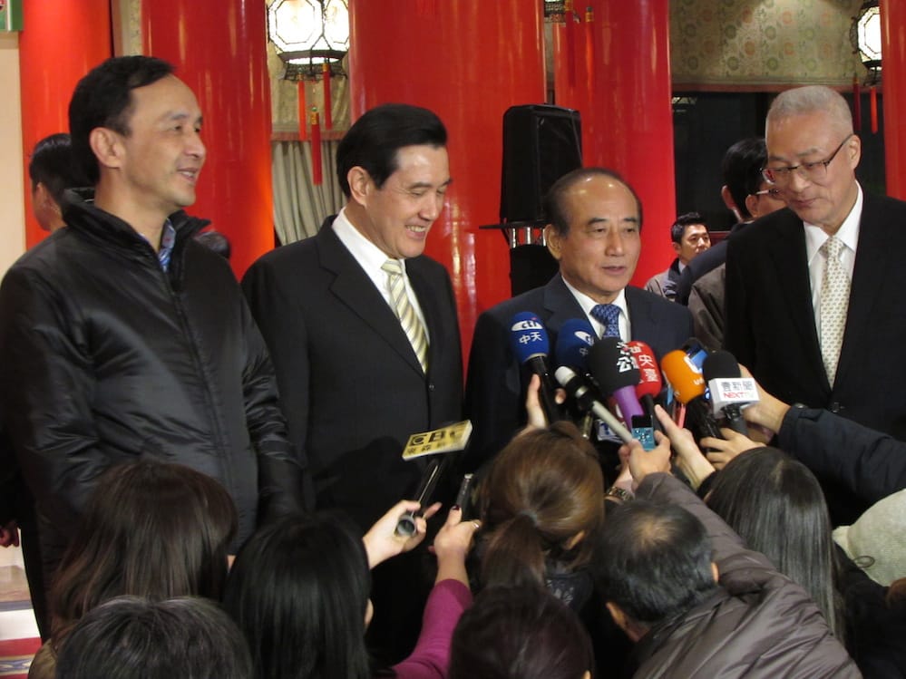 儘管藍營高層日前高調在圓山飯店上演和解飯局，效果似乎不大，關鍵的洪秀柱不但不領情缺席，朱立倫19日在新北跑透透時，包括洪秀柱、吳敦義、王金平等人更錯開輔選時間，王不見王。 圖：邱珮文/攝